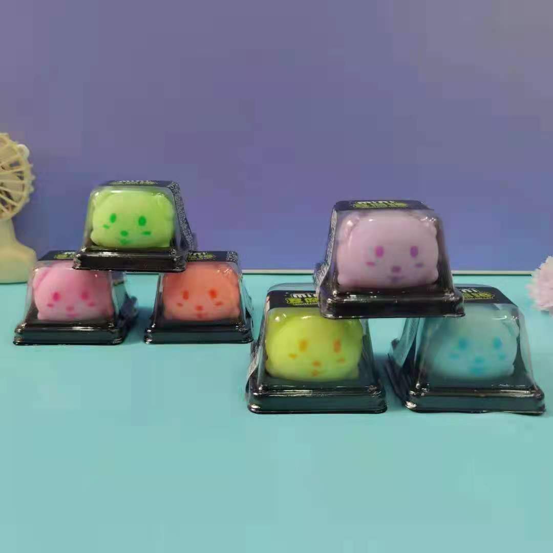 Luminous Squishy Tofu Ball Cat Toy – Glowing Play Ball